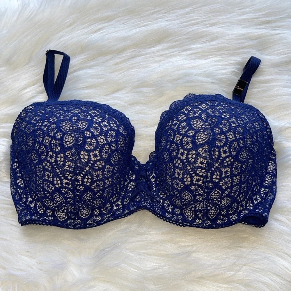Victoria’s Secret Dream Angel Lined Demi Bra.size 32DDD. NWT Regular price 59.5$